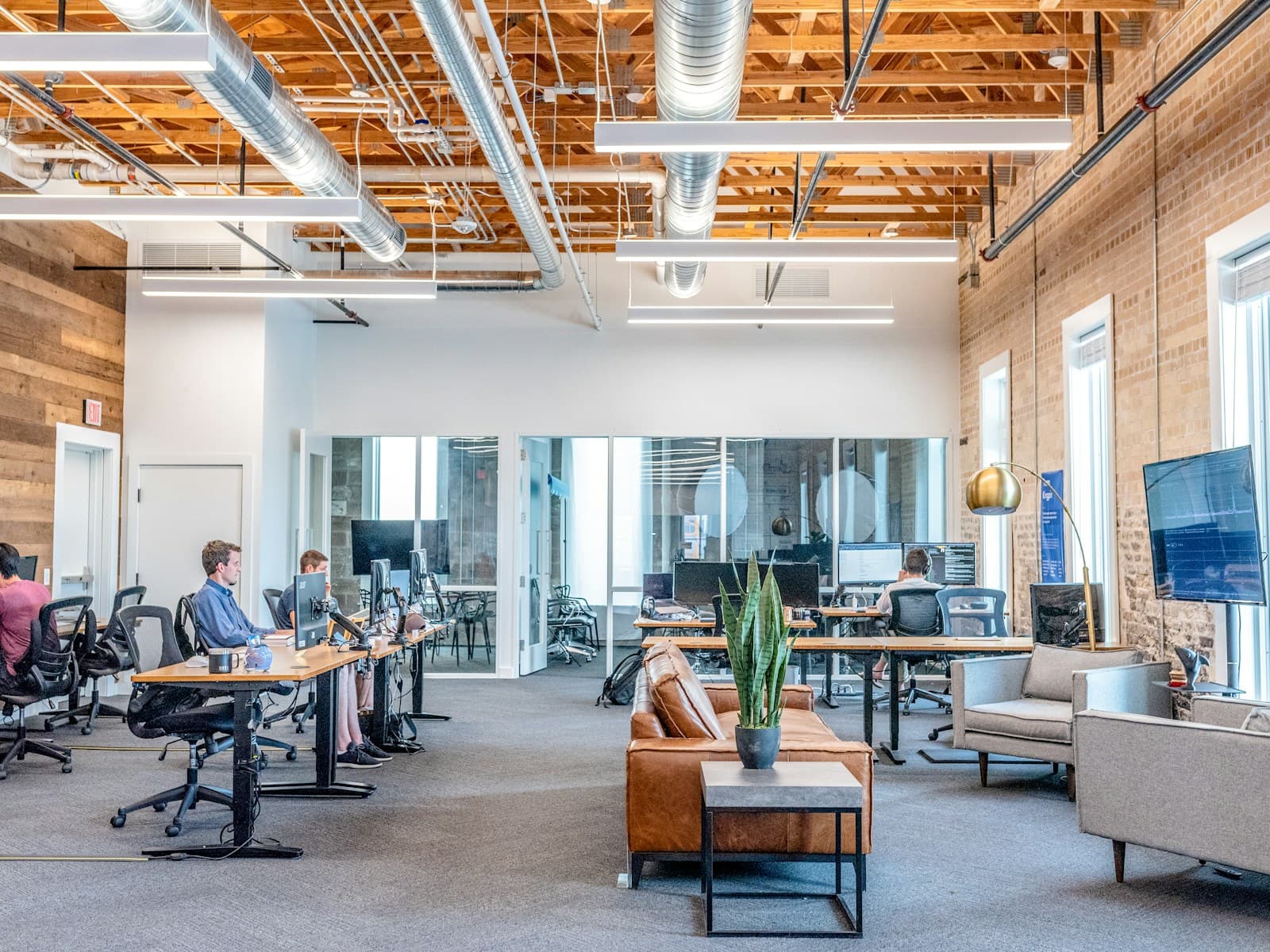 People having a transparent business conversation